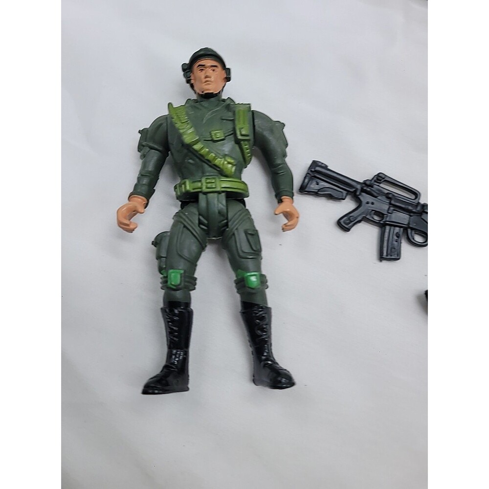 Army Figures lot of 3 - army guys Random Commandos generic joe men + Toy Weapons - Picture 13 of 14